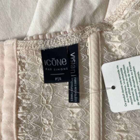 Elegant Cream Lace Women's Top - Picture 5 of 15